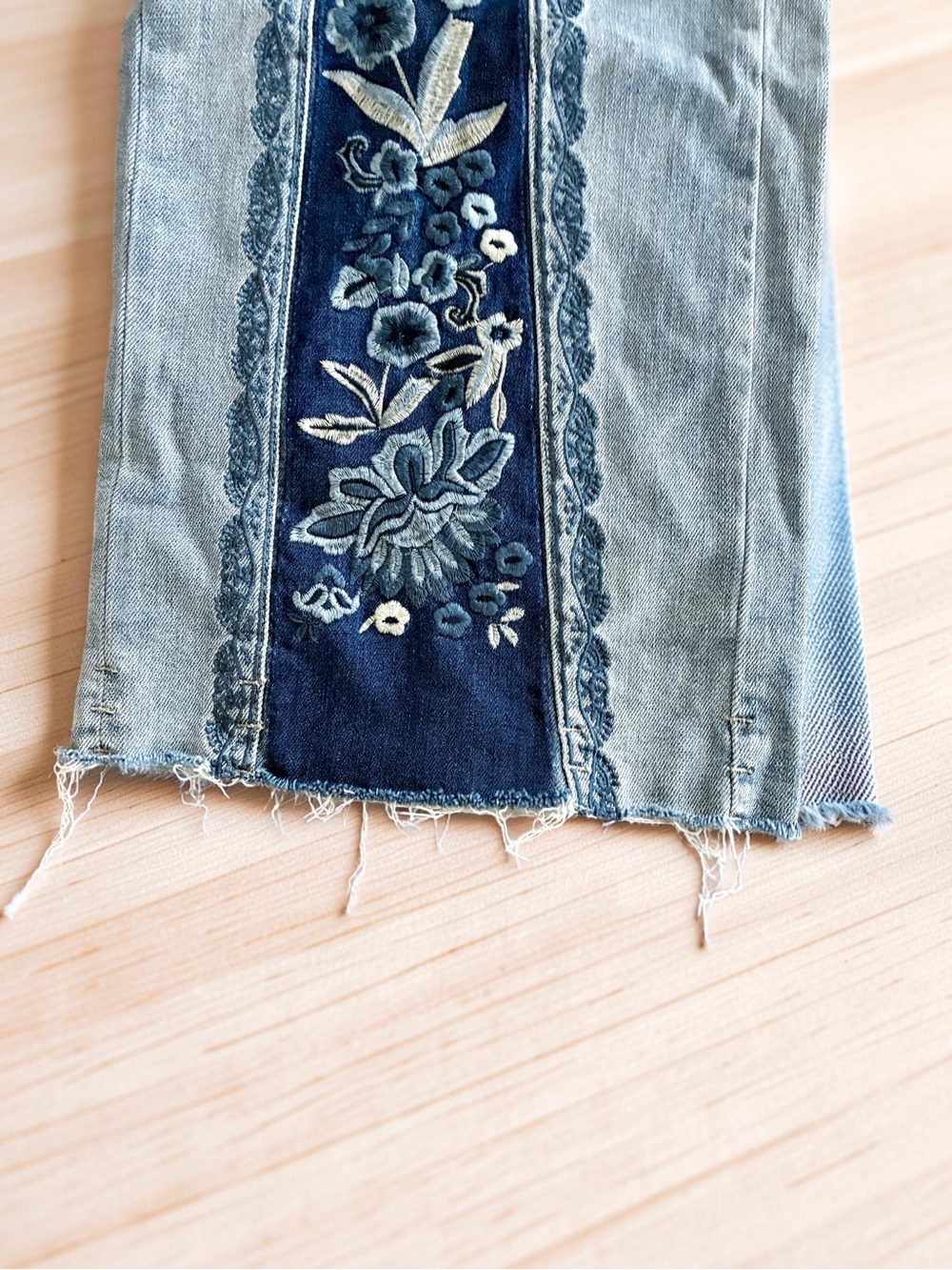 Bayeas Embroidered Wide-Leg Jeans - Picture 2 of 8